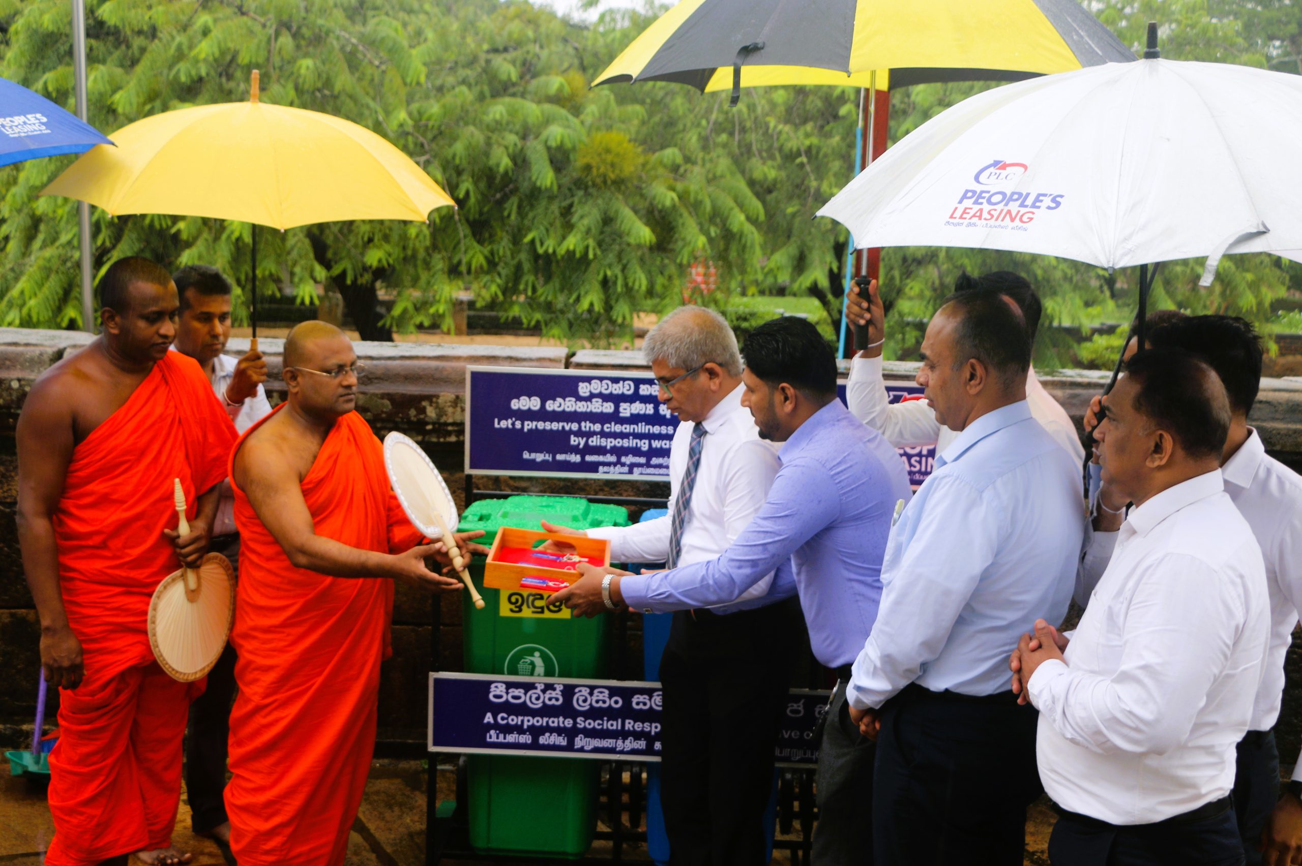 People’s Leasing contributes to improve the Solid Waste Management at Mirisawetiya Temple premises in Anuradhapura